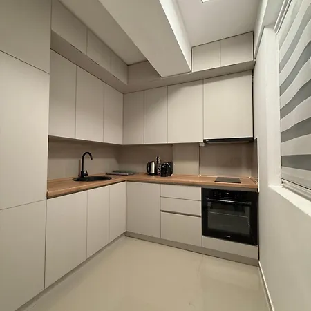 Premium & Free Private Parking Apartment